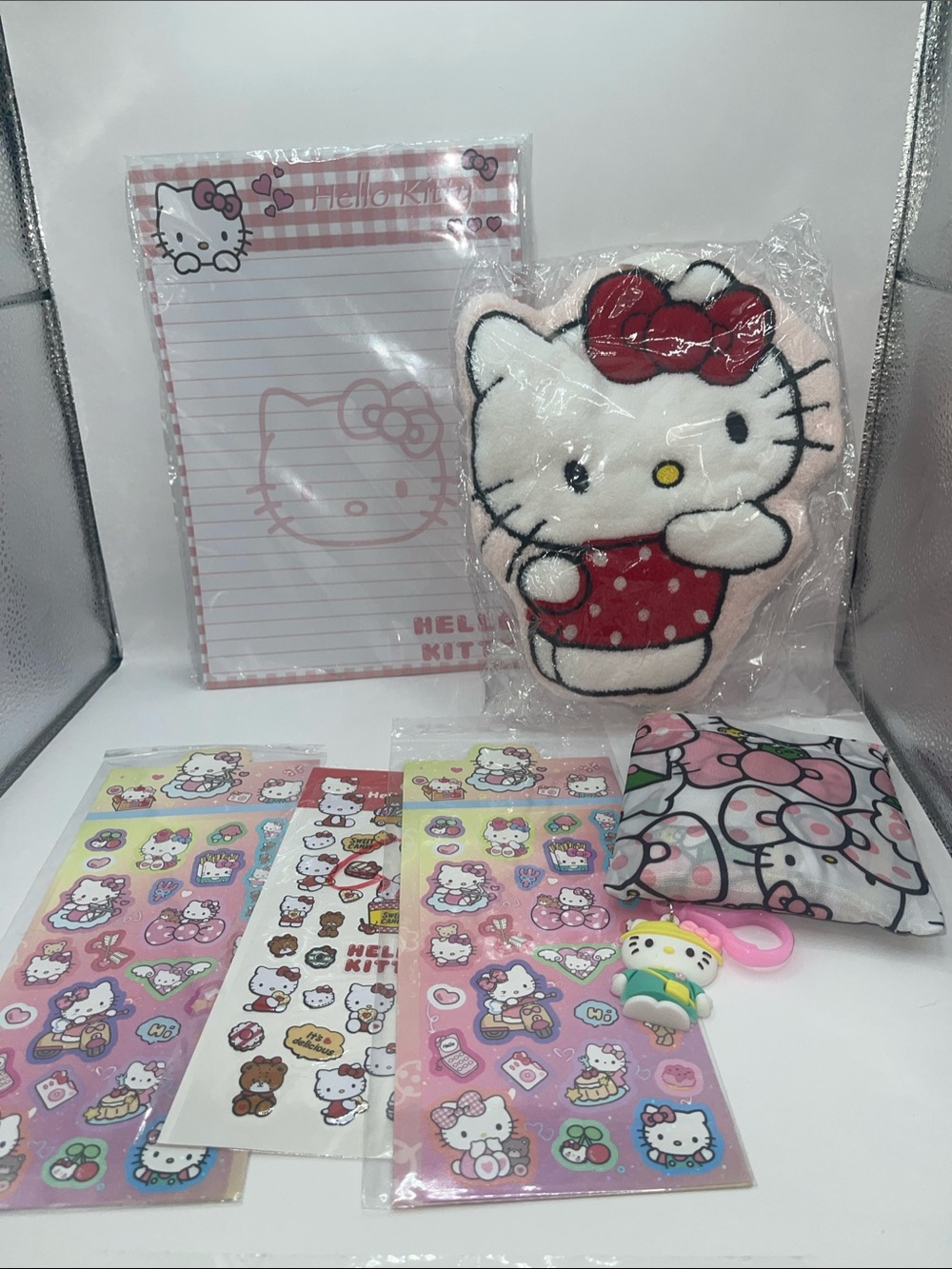 Sanrio Hello Kitty Stationery & Plush Gift Set